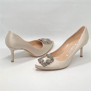 Manolo Blahnik Hangisi 70 Embellished Satin Pumps size 37